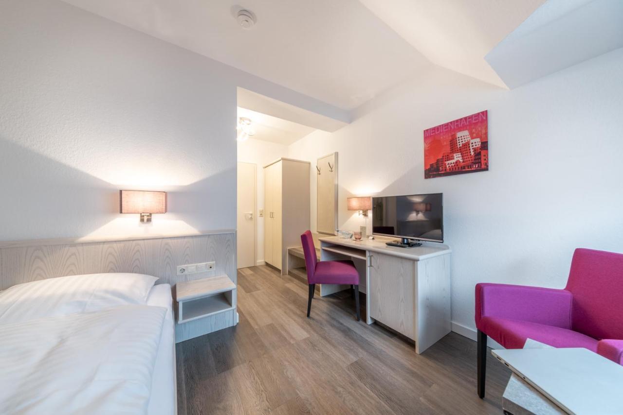 Hotel Zur Krone Meerbusch Exteriér fotografie